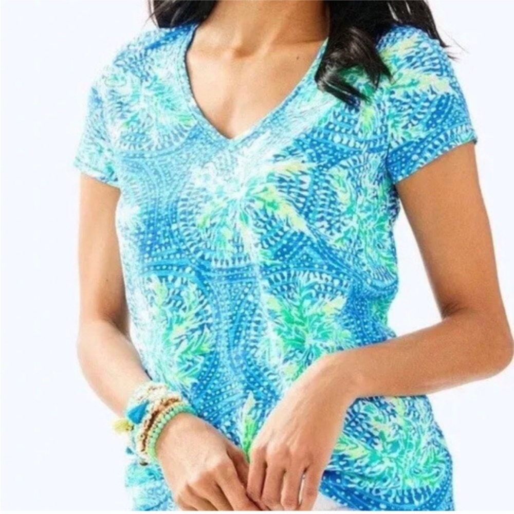 NWT, Lilly Pulitzer Blue, Teal & Lime Palm-Print Etta V-Neck Tee